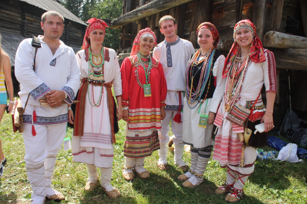 Финно угорский народ живущий. Финно-угорские народы. Марийцы, Коми, мордва. Финно-угорские народы Пермского края. Финно-угорская (Коми-пермяки, удмурты, марийцы, манси) Прикамья.