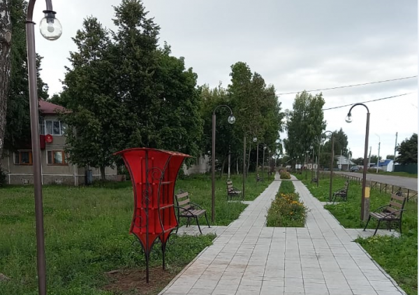 Погода пгт приволжский. Поселок Приволжский Марий Эл. Поселок Приволжский Волжский район. Сквер в Приволжском Марий Эл. Марий Эл поселок городского типа Приволжский Первомайская улица.