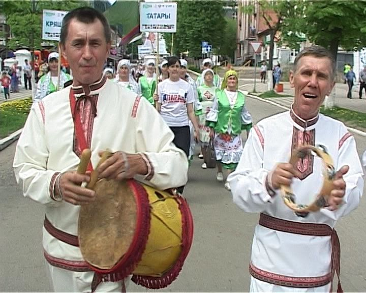 Дружба народов киров. Народы Вятки. Народы Кирова. Нация Вятские. Фестиваль национальных культур «вместе Вятка».