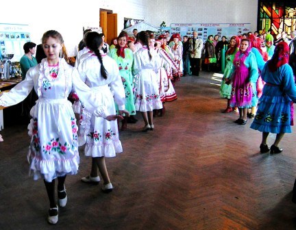 Погода в калтасах на месяц. Фестиваль ший кандыра(серебряная верёвка)Калтасы. Ший кандра Марийская веревочка. Кандыра Марийский танец. Марийский танец веревочка.